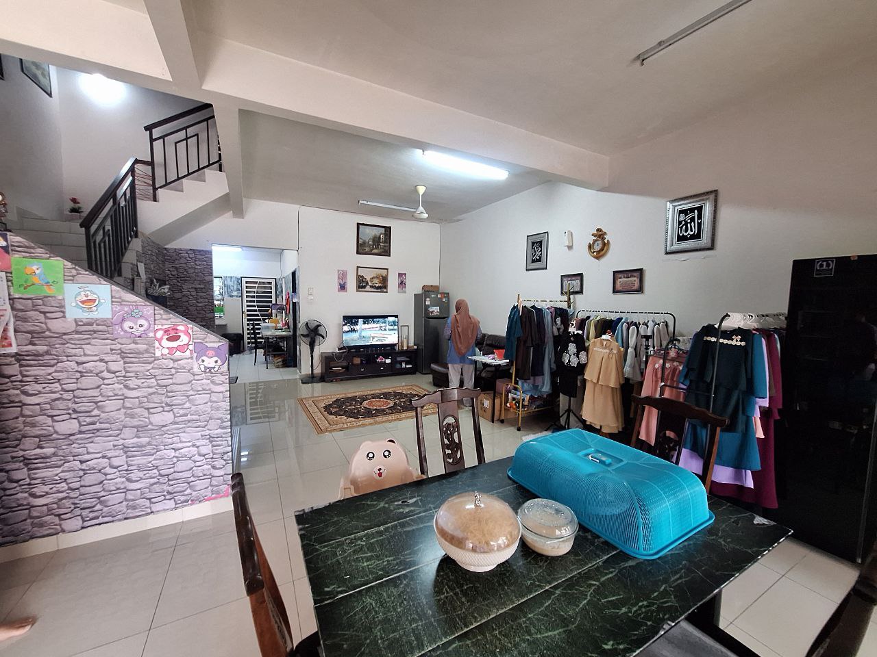 Photo 6152260134780996890 Y (1)