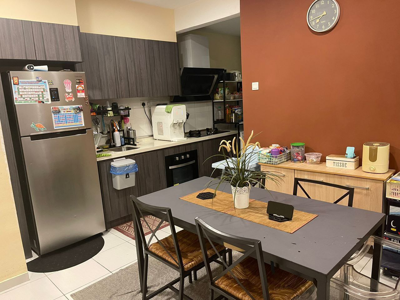 Photo 6165953654456781818 Y