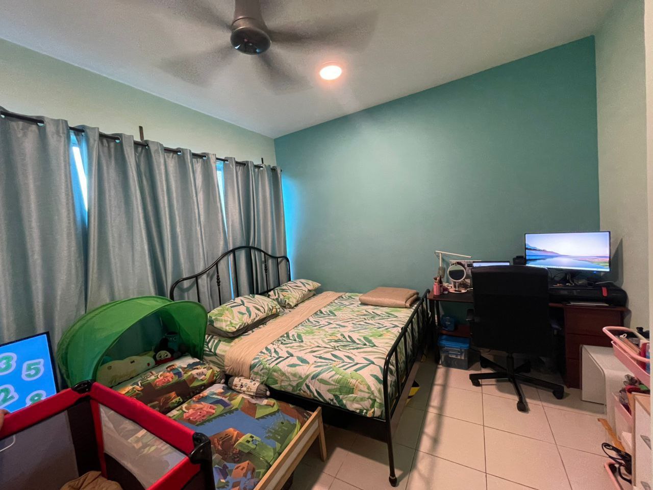 Photo 6165953654456781821 Y