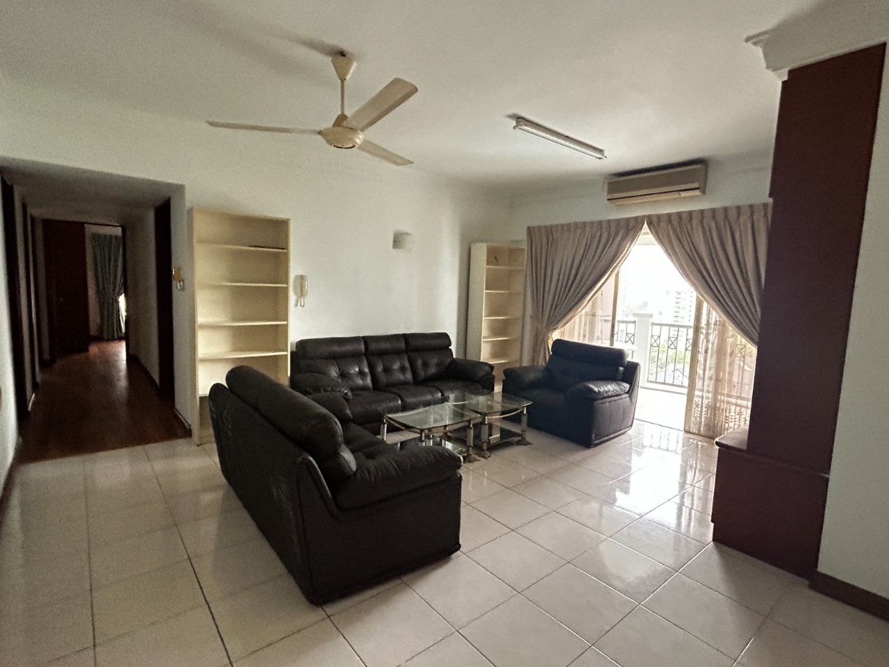 Photo 6183442941674720669 Y