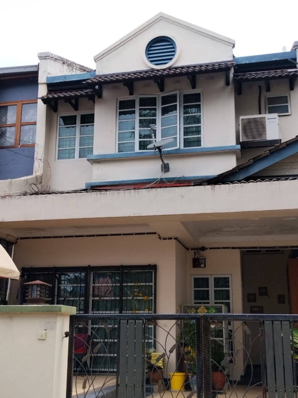 Photo 6231260079596441102 Y