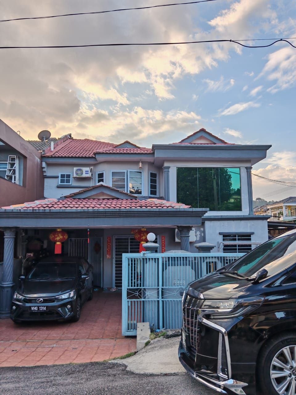 Photo 6246838230921710891 Y