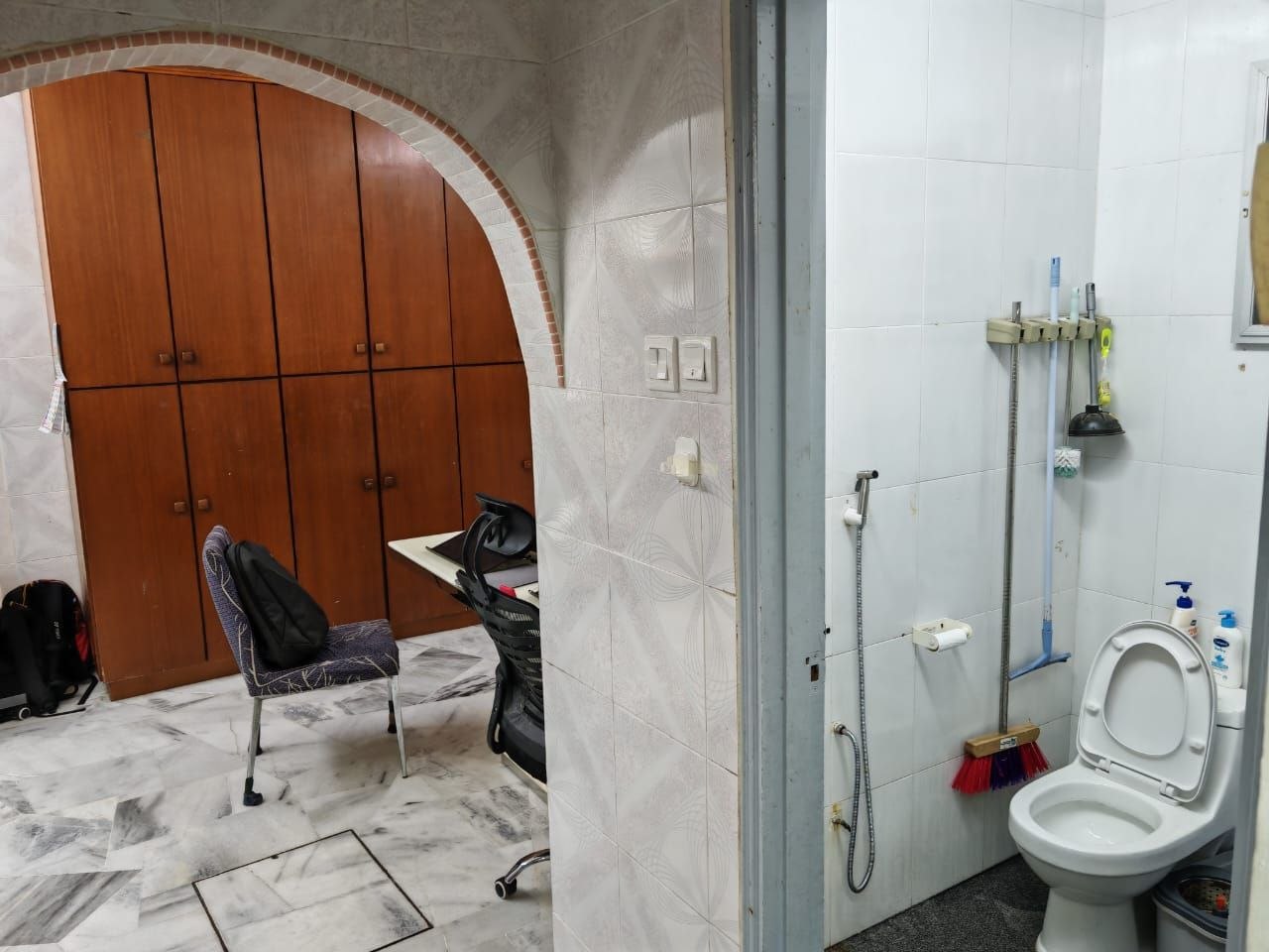 Photo 6246838230921710898 Y