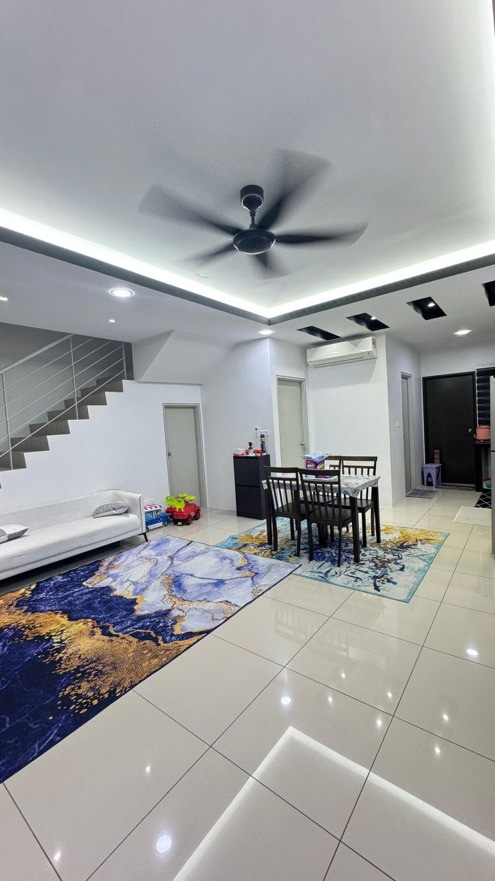 Photo 6248837186010681348 Y