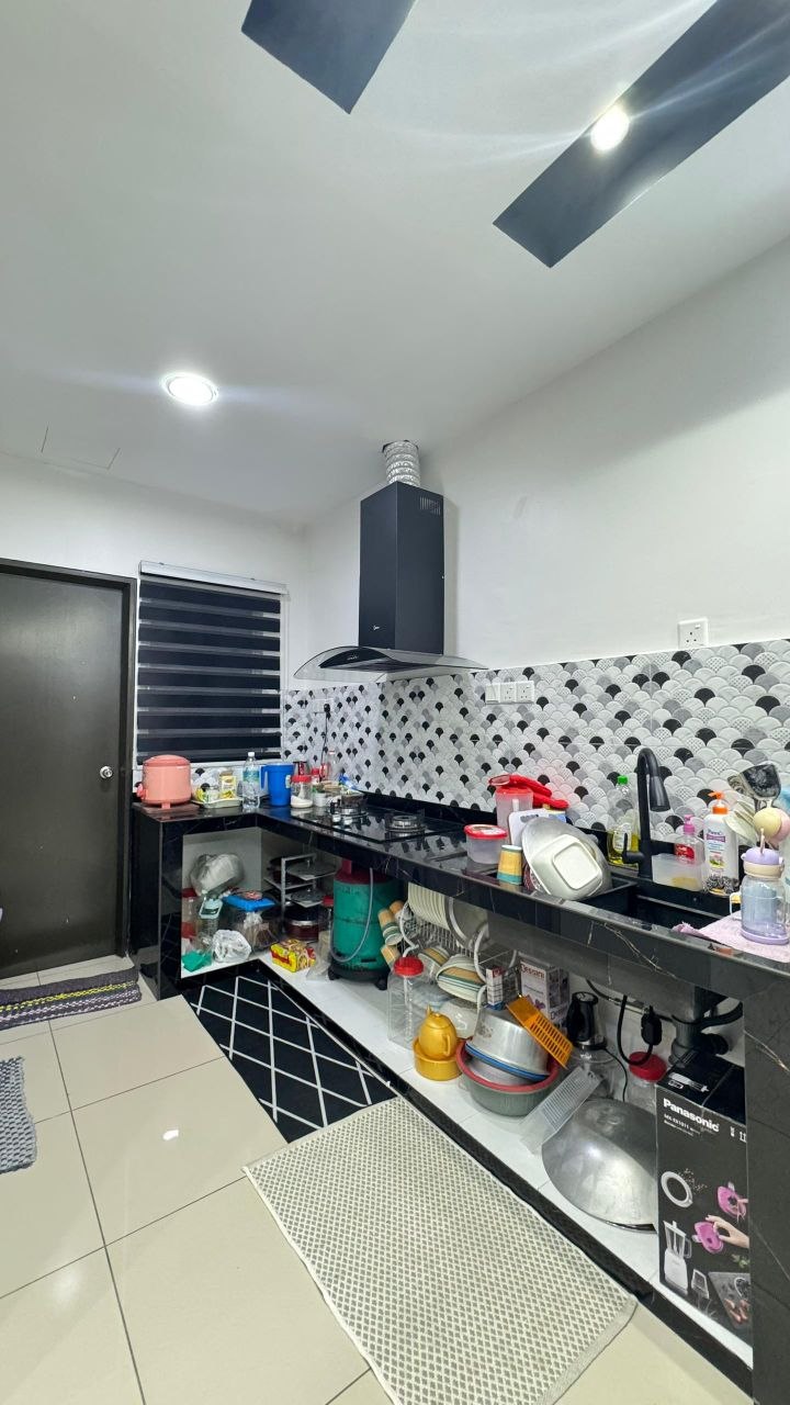 Photo 6248837186010681350 Y