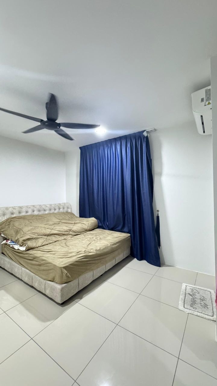 Photo 6248837186010681355 Y