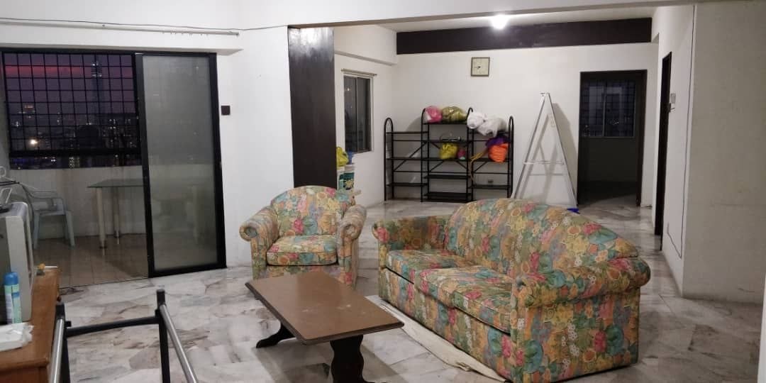 Photo 6248837186010681379 Y