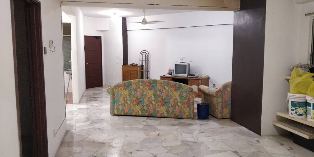 Photo 6248837186010681381 Y