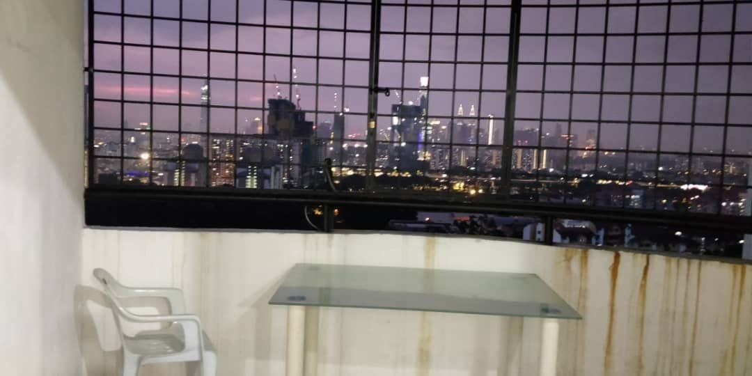 Photo 6248837186010681382 Y