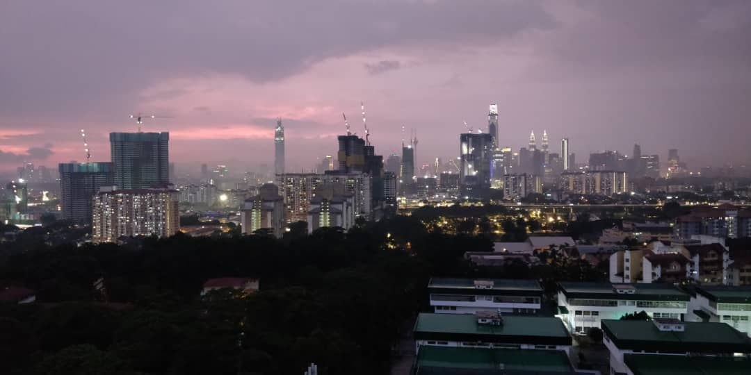 Photo 6248837186010681383 Y