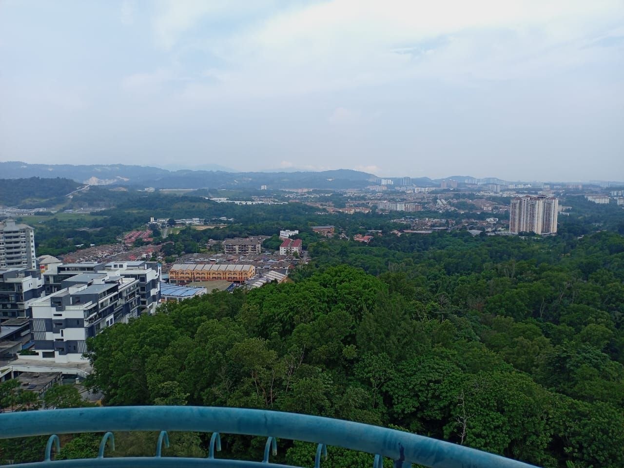 Photo 6249090030735396500 Y