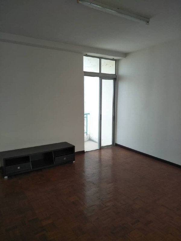 Photo 6249090030735396505 X