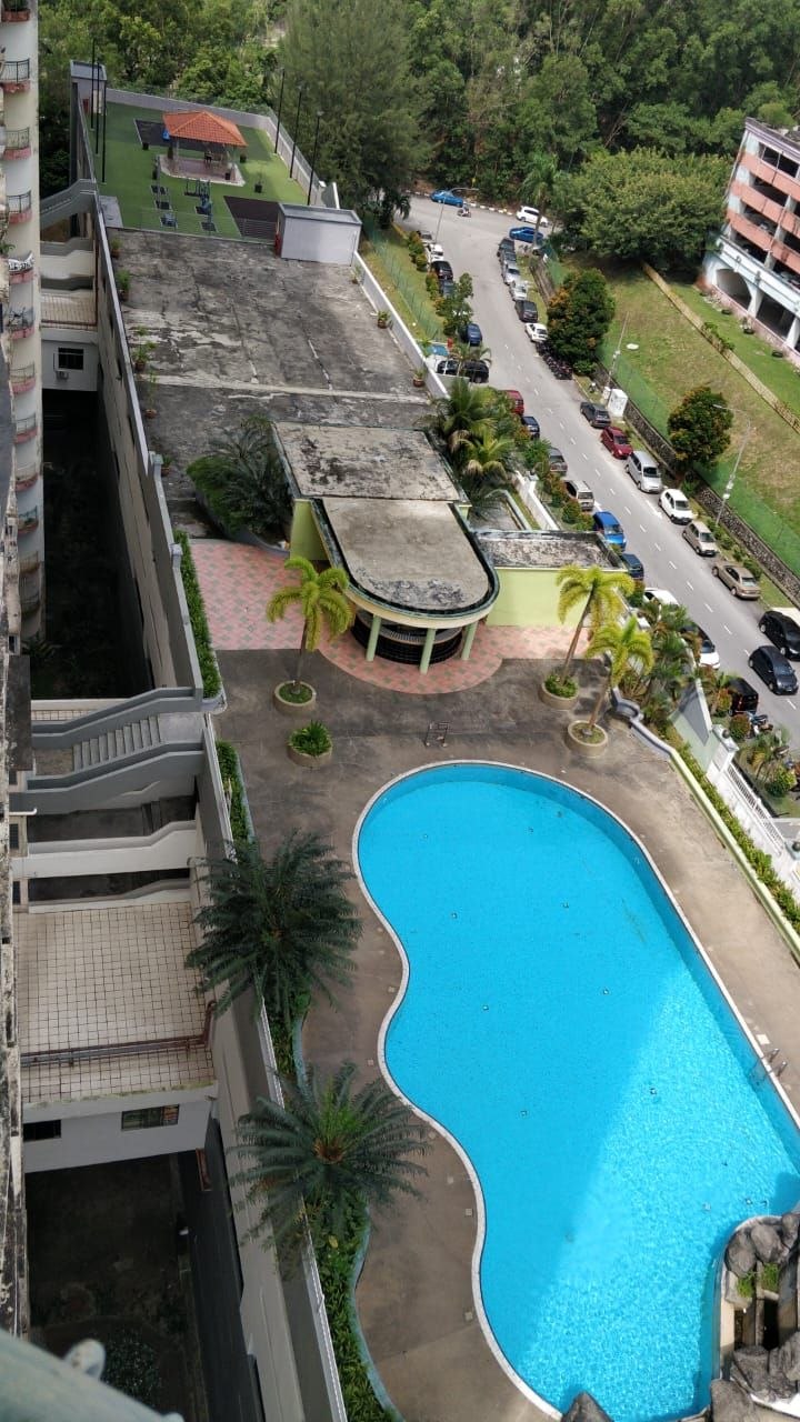 Photo 6249090030735396509 Y