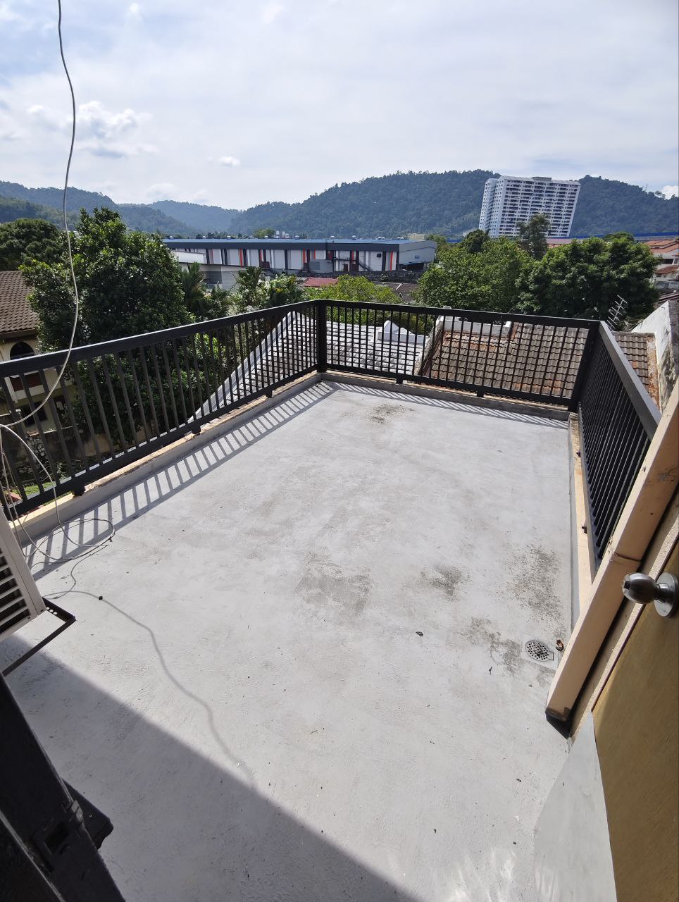 Photo 6253341133526648574 Y